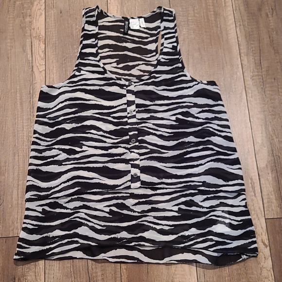 Flowy Zebra Tank - Picture 3 of 9